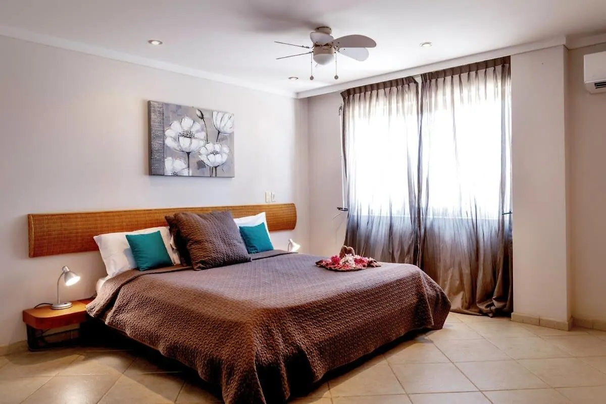 Oceanfront Deluxe Apartment Blue Marlin at Den Laman Kralendijk Mini-hôtel