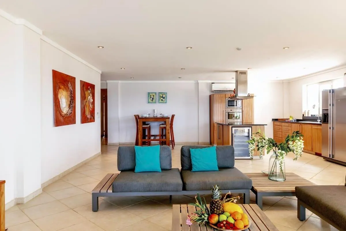 Oceanfront Deluxe Apartment Blue Marlin at Den Laman Kralendijk