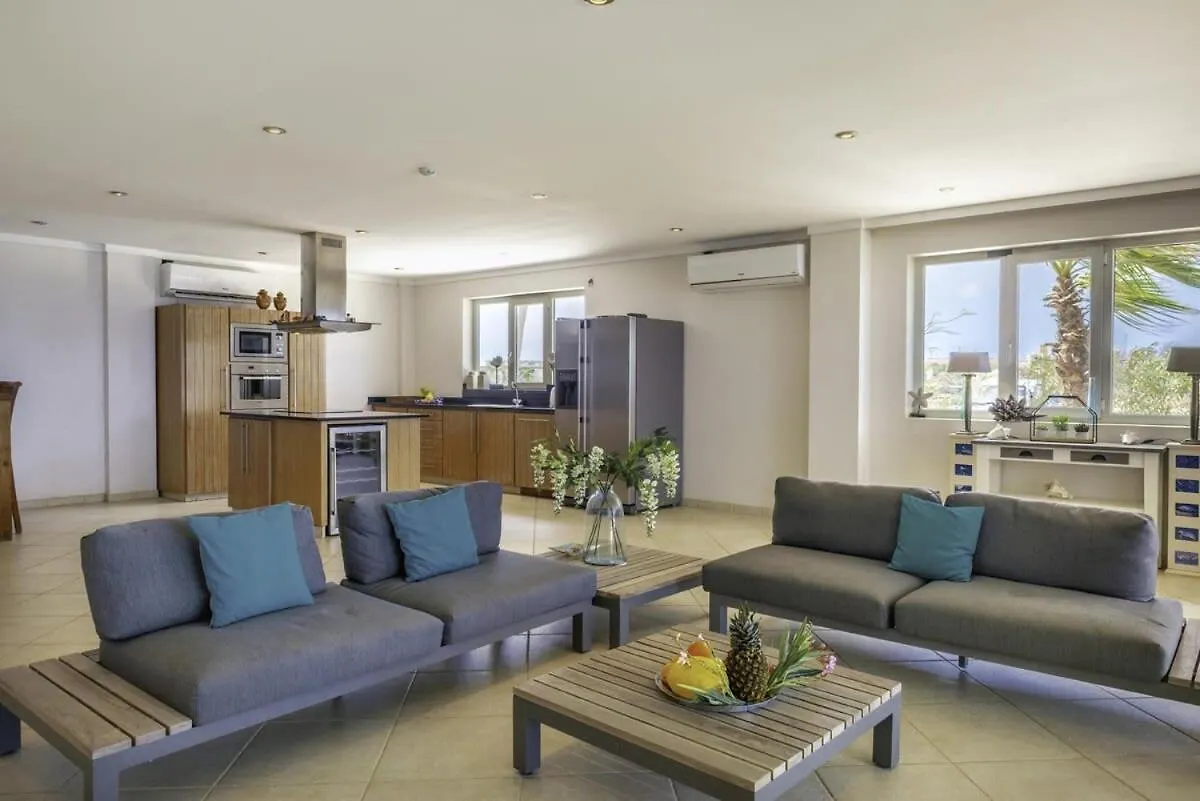 Oceanfront Deluxe Apartment Blue Marlin at Den Laman Kralendijk