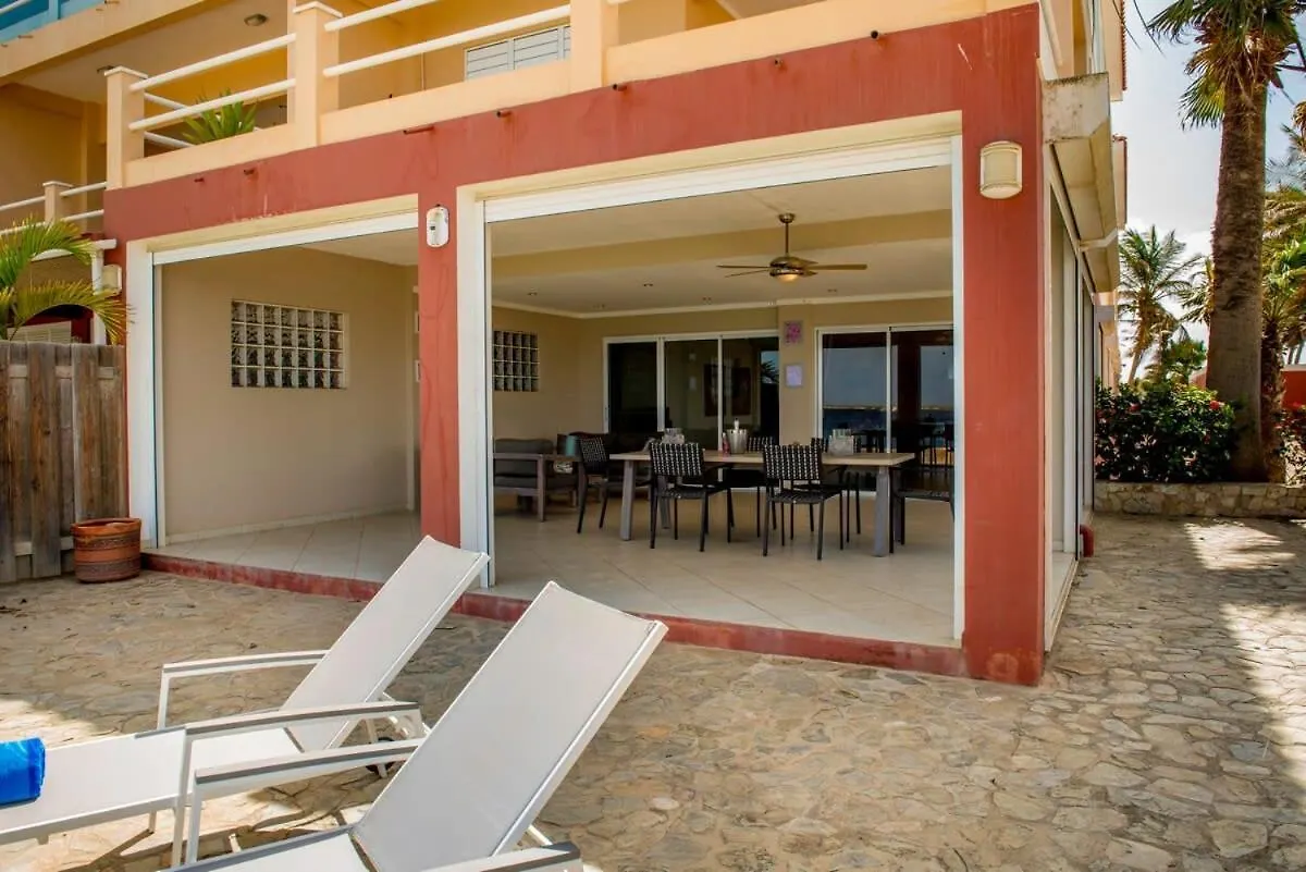 Oceanfront Deluxe Apartment Blue Marlin at Den Laman Kralendijk Mini-hôtel
